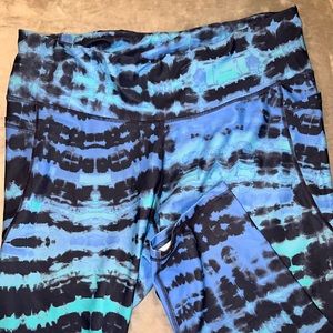 BUNDLE- OLD NAVY ACTIVE LEGGINGS. WOMEN SIZE 2XL. NEW or WORN ONLY ONCE. 3 pair